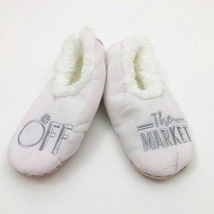 NWT Snoozies Women's Off The Market Slippers Non Skid Soles White Large 9/10